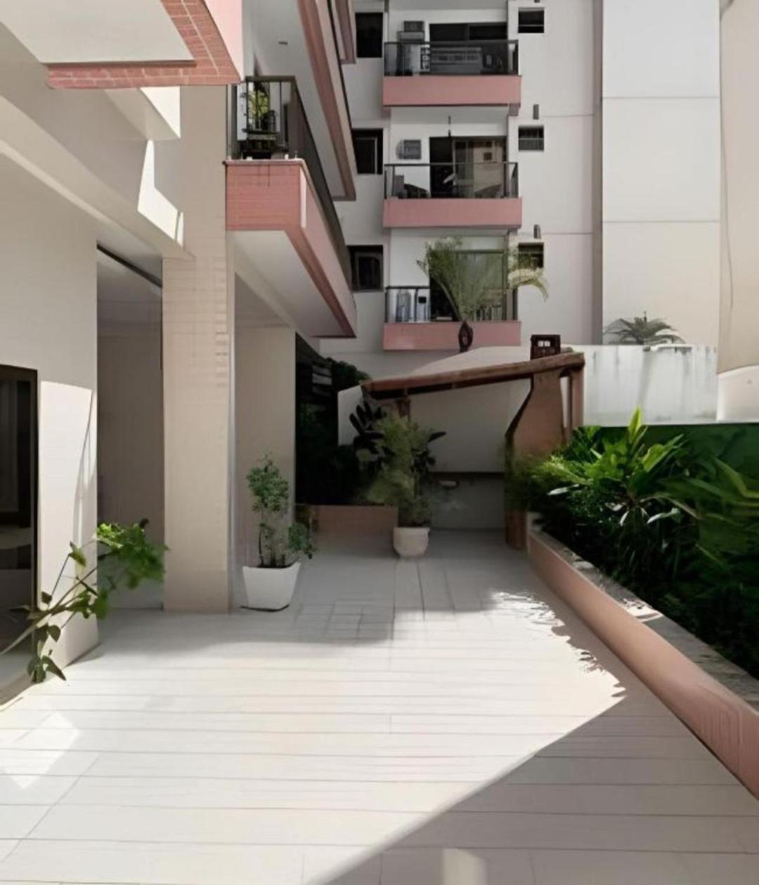 Apartamento Sua Casa No Rio- Ipanema- 2 Qts Com Piscina Sauna Varanda E Garagem *